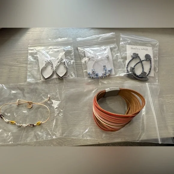 NWT/NWOT Marlyn Schiff Earrings and Bracelet Bundle - Picture 1 of 12
